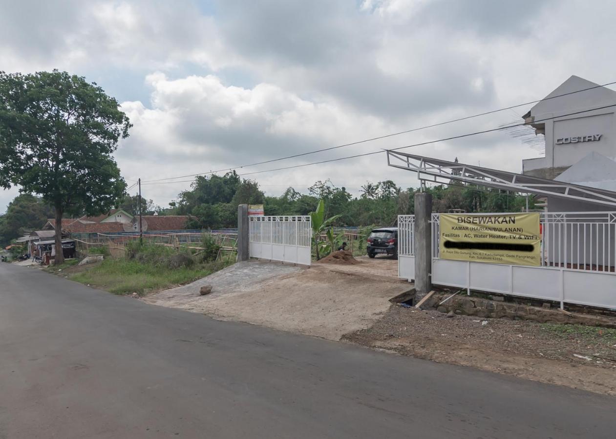 Reddoorz Syariah Near Wisata Situ Gunung Sukabumi Hotel Kadudampit Buitenkant foto