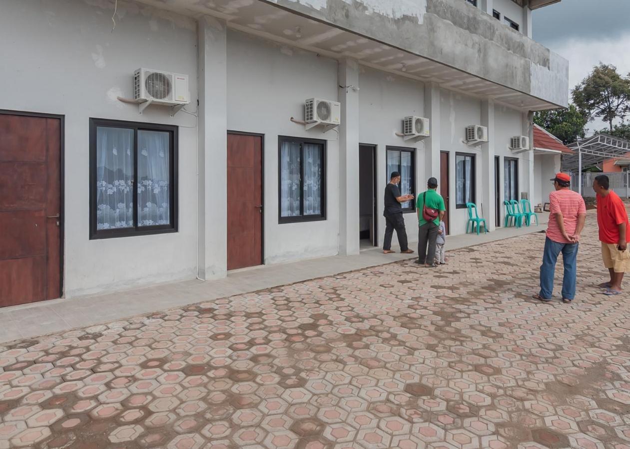 Reddoorz Syariah Near Wisata Situ Gunung Sukabumi Hotel Kadudampit Buitenkant foto